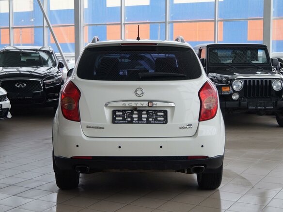 2011 SsangYong Actyon II, белый - вид 7
