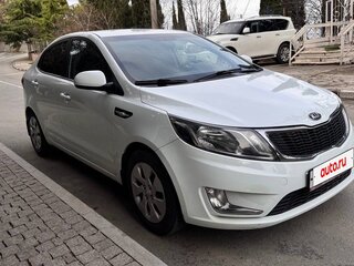 2015 Kia Rio III, белый, 970000 рублей, вид 3