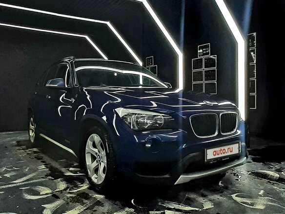 2013 BMW X1 20i I (E84) Рестайлинг, синий - вид 2