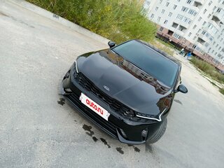 2021 Kia K5 III, чёрный, 3100000 рублей, вид 4
