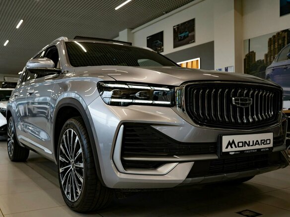 2026 Geely Monjaro I Рестайлинг, серый - вид 2