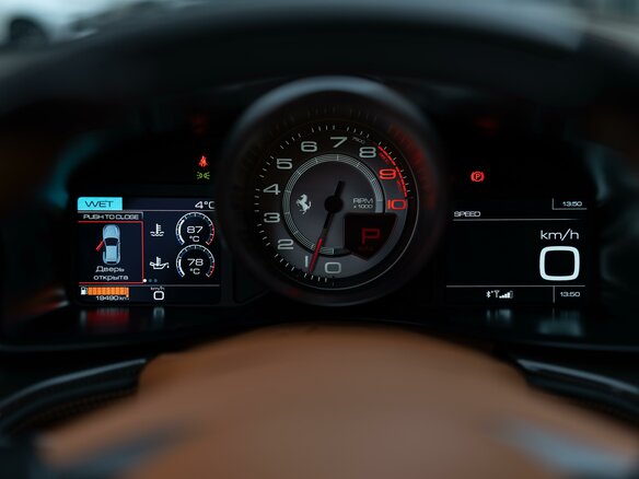 2017 Ferrari GTC4Lusso, серый, 23000000 рублей - вид 16