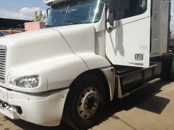 1998 Freightliner FLC, белый, 1200000 рублей - вид 6