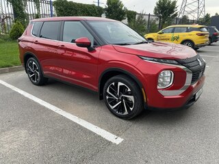 2021 Mitsubishi Outlander IV, красный, 4290000 рублей, вид 3