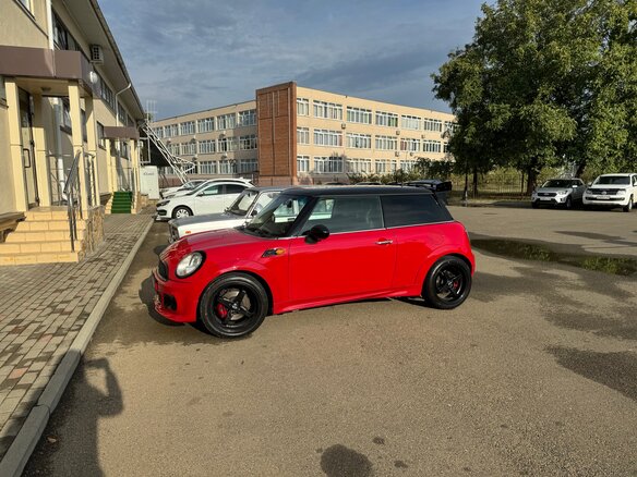 2013 Mini Hatch Cooper II (R56) Рестайлинг, красный, 1399000 рублей - вид 5