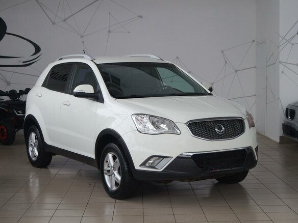 2011 SsangYong Actyon II, белый - вид 2