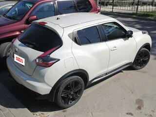 2018 Nissan Juke I Рестайлинг, белый, 1550000 рублей, вид 3