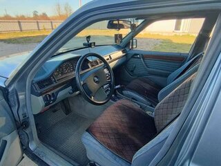 1990 Mercedes-Benz W124 230, серый, 370000 рублей, вид 5