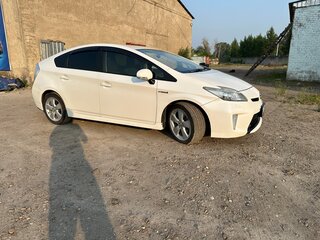 2012 Toyota Prius III Рестайлинг (XW30), белый, 1000000 рублей, вид 2