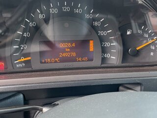 2006 Mercedes-Benz G-Класс 500 II (W463) Рестайлинг 1, серебристый, 3700000 рублей, вид 3