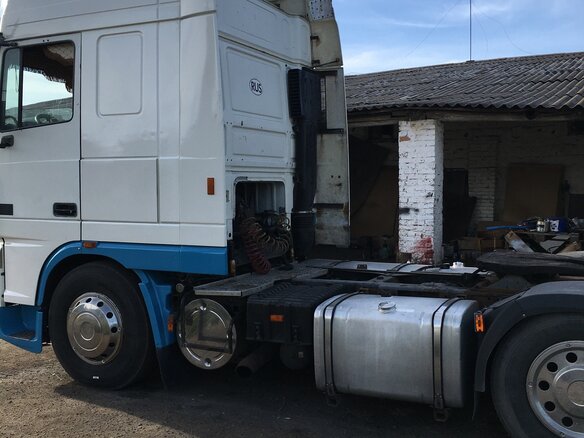 2000 DAF 95XF, белый, 2750000 рублей - вид 4