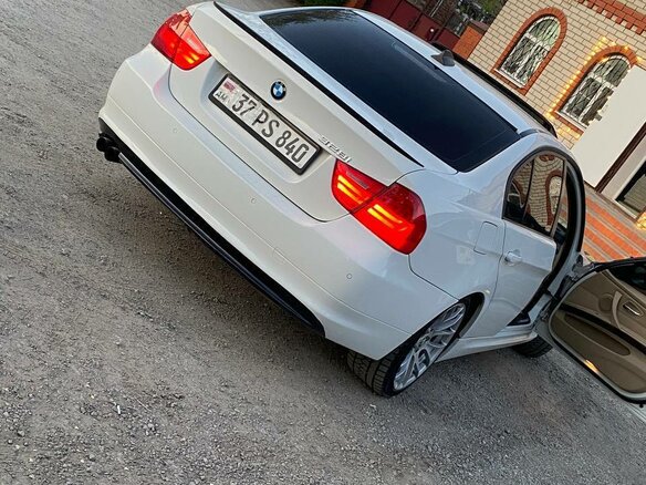 2009 BMW 3 серии 328i V (E90/E91/E92/E93) Рестайлинг, белый, 1600000 рублей - вид 5