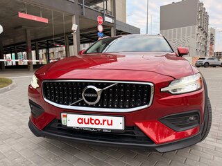 2021 Volvo V60 Cross Country II, пурпурный, 2720000 рублей, вид 3