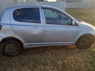 1999 Toyota Vitz I (P10), серый, 190000 рублей, вид 1