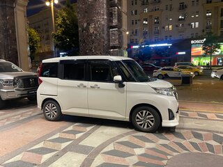 2017 Toyota Roomy I, белый, 740000 рублей, вид 3