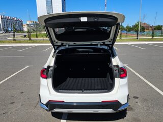 2023 BMW X1 28i xDrive III (U11/U12), белый, 3000000 рублей, вид 4