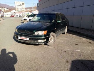 1998 Toyota Vista V (V50), зелёный, 480000 рублей, вид 1