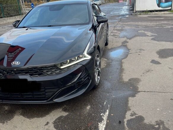 2021 Kia K5 III, чёрный, 2900000 рублей - вид 2