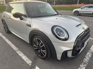 2021 Mini Hatch Cooper S III (F55/F56) Рестайлинг 2, серебристый, 3250000 рублей, вид 4