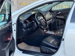 2014 Toyota Camry VII (XV50), белый, 1870000 рублей, вид 3