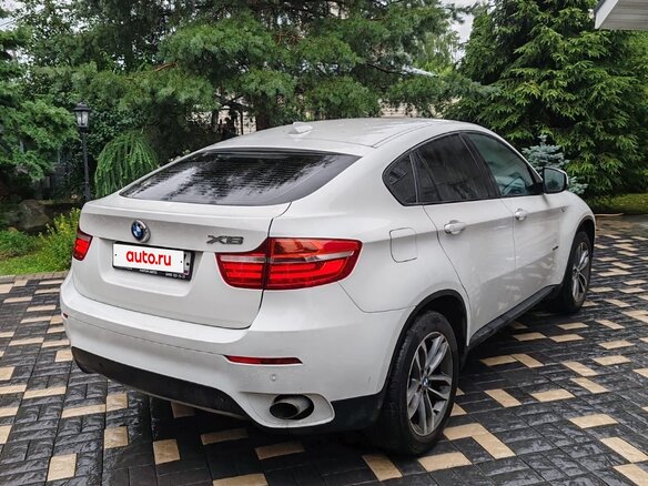 2013 BMW X6 35i I (E71) Рестайлинг, белый, 2200000 рублей - вид 2