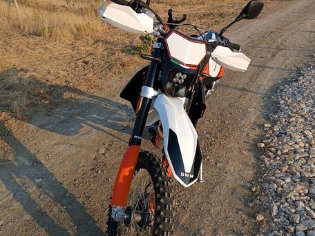 2019 SWM RS 500 R, красный, 650000 рублей, вид 4