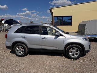 2018 Kia Sorento II Рестайлинг, серебристый, 2000000 рублей, вид 3