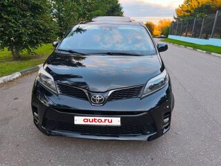 2018 Toyota Sienna III Рестайлинг 2, чёрный, 3430000 рублей, вид 1