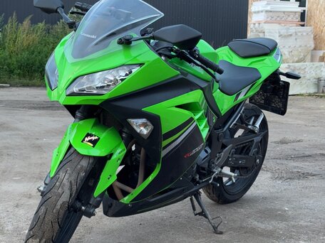 2014 Kawasaki Ninja 300, зелёный, 330000 рублей, вид 3