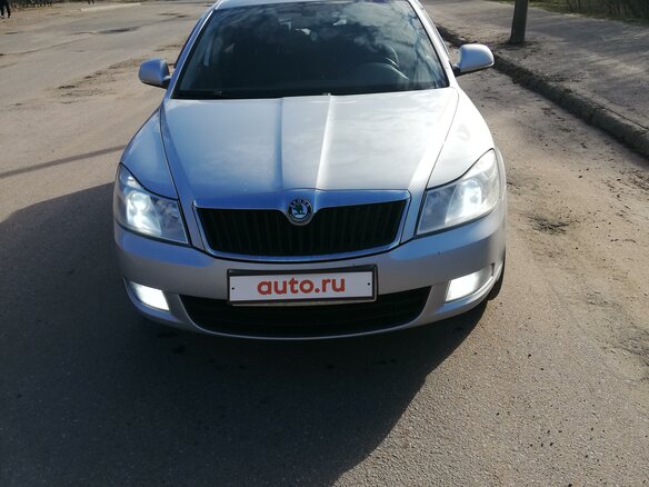 2013 Skoda Octavia II (A5) Рестайлинг, серебристый - вид 1