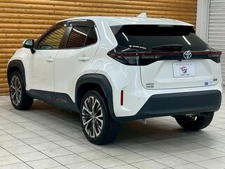 2021 Toyota Yaris Cross I, белый, 1450000 рублей, вид 4
