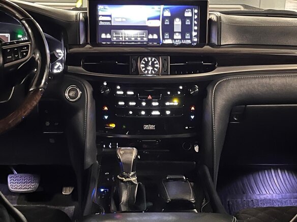 2016 Lexus LX 570 III Рестайлинг 2, чёрный, 6000000 рублей - вид 20