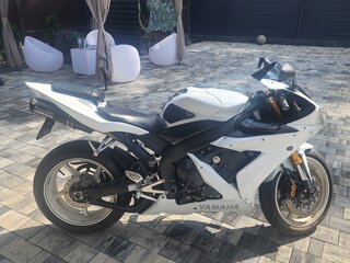 2006 Yamaha YZF-R1, белый, 650000 рублей, вид 4