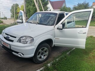 2016 Chevrolet Niva I Рестайлинг, белый, 790000 рублей, вид 1