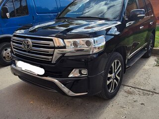 2016 Toyota Land Cruiser 200 Series Рестайлинг 2, чёрный, 8399000 рублей, вид 1