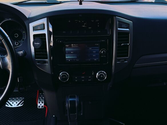 2014 Mitsubishi Pajero IV Рестайлинг 2, серебристый, 2999999 рублей - вид 15