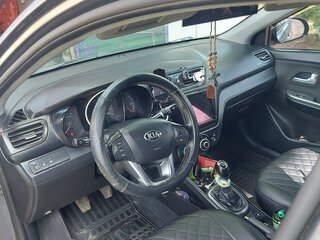 2014 Kia Rio 6-speed III, серый, 870000 рублей, вид 3