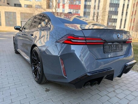 2025 BMW M5 VII (G90), серый, 24500000 рублей, вид 3