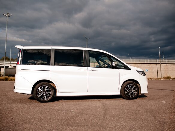2018 Honda Stepwgn Spada V Рестайлинг, белый, 2799999 рублей - вид 5