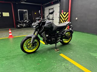 2018 Yamaha MT-09 (FZ-09), серый, 875000 рублей, вид 4