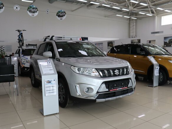 2021 Suzuki Vitara II Рестайлинг, серебристый - вид 1