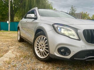 2017 Mercedes-Benz GLA 180 I (X156), бежевый, 1700000 рублей, вид 3