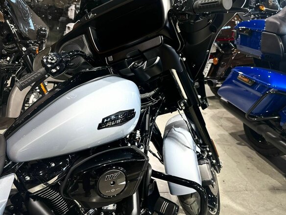 2024 Harley-Davidson Street Glide, чёрный, 3950000 рублей - вид 8
