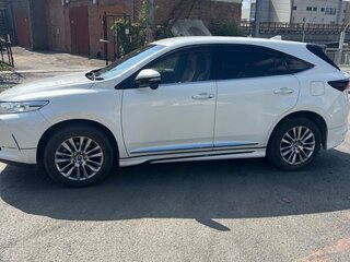 2019 Toyota Harrier III (XU60) Рестайлинг, белый, 3100000 рублей, вид 4