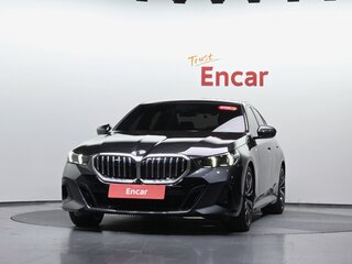 2024 BMW 5 серии Long 530Li xDrive VIII (G60/G61/G68), серый, 6500000 рублей, вид 3