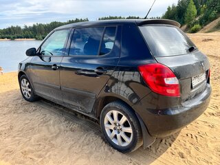 2011 Skoda Fabia II Рестайлинг, чёрный, 650000 рублей, вид 5