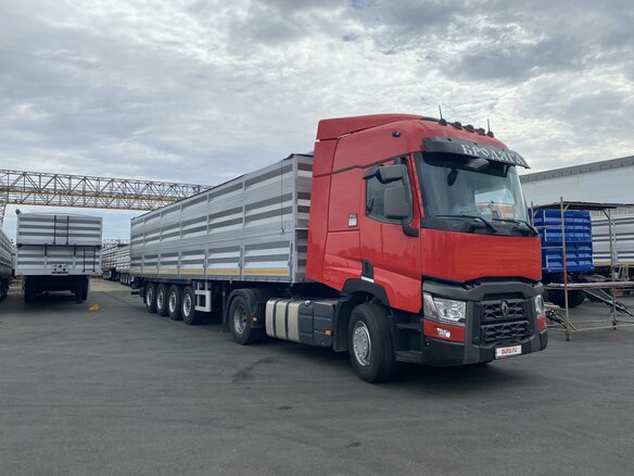 2017 Renault T-Series, красный, 3950000 рублей - вид 13