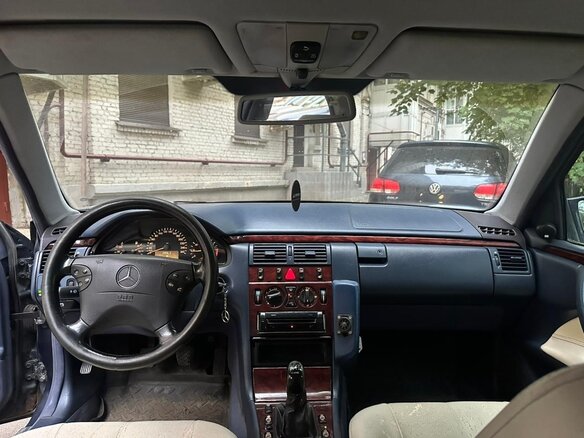 2000 Mercedes-Benz E-Класс 240 II (W210, S210) Рестайлинг, синий, 250000 рублей - вид 8