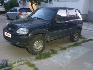 2011 Chevrolet Niva I Рестайлинг, чёрный, 430000 рублей, вид 2