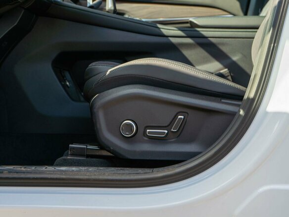 2026 Geely Monjaro I, белый, 4954990 рублей - вид 14
